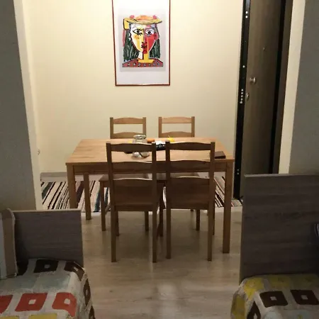 Апартаменты Yellow House